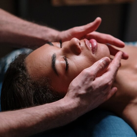 Massage du visage à Genève